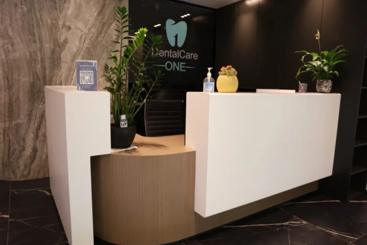 Sala operatoria della clinica di Tirana attrezzata per implantologia